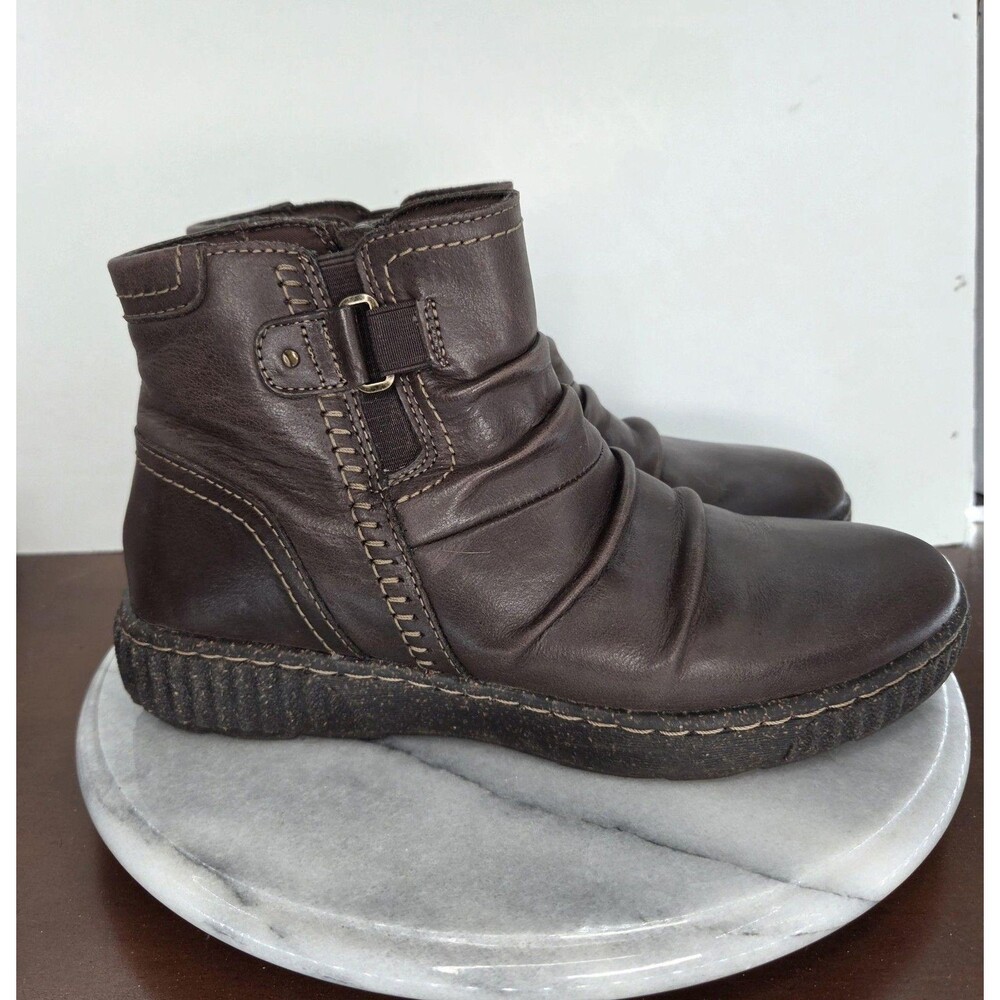 Clarks Collection Ankle Boots Womens Size 8 Brown Leather Zip Wedge Booties - Picture 2 of 16